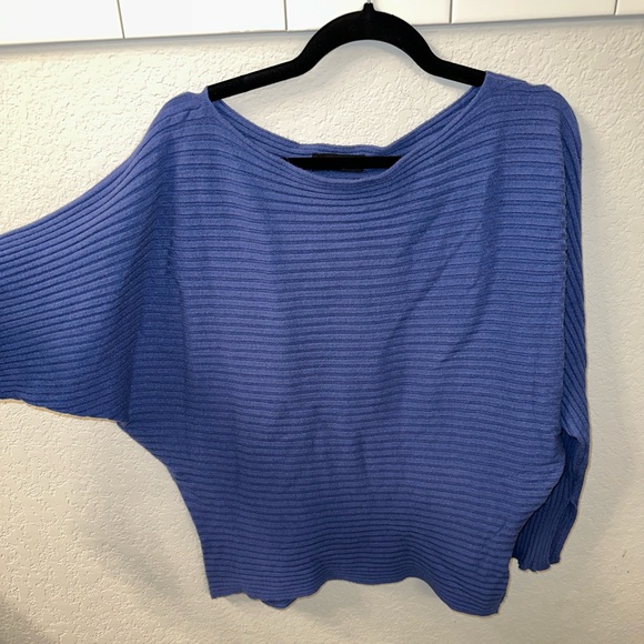 Vici sweater. Blue. Size Small. - Picture 3 of 3